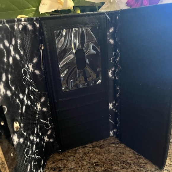COPY - Jessica Simpson wallet NEW - Picture 2 of 4